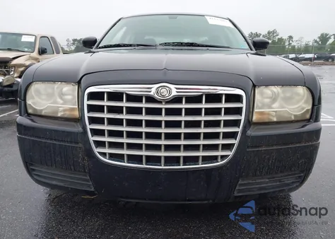 2008 Chrysler 300 Lx z USA, uszkodzony, nr VIN 2C3KA43R48H209311